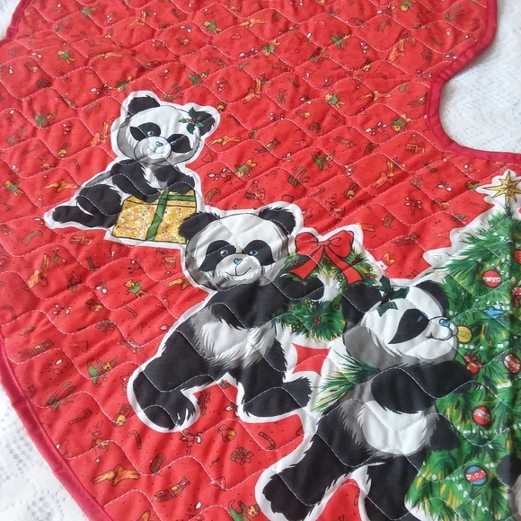 Vintage Xmas Tree Skirt Pandas in Santa Hats - Picture 2 of 8
